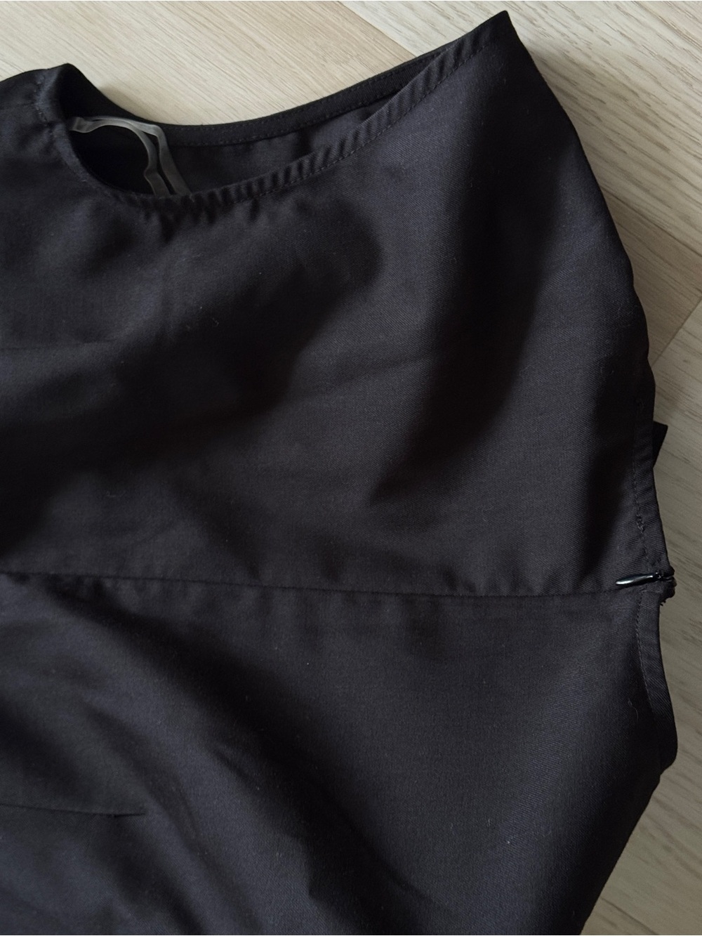 Peppermayo Cassia Mini Dress in Black - Size 2 XS PLEATED SKIRT plunge b-neck - Picture 9 of 11